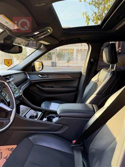 جیپ گراند شیرۆکی